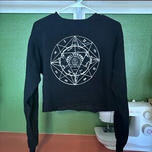 Black Graphic Long Sleeve Crop Top